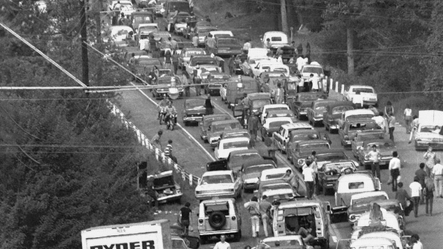 Illustration for article titled 5 Other Traffic Jams Caused By The Infamous Tiananmen Square Dunce